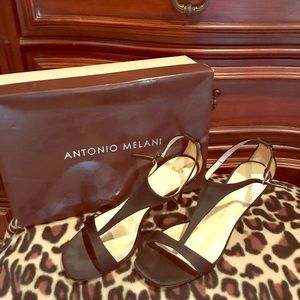 Cute dressy t-strip ladies shoes